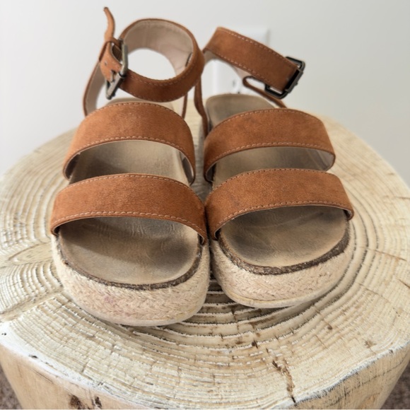 Art Class Kids Girls' Agatha Buckle Footbed Sandals Size 1 - Picture 3 of 7